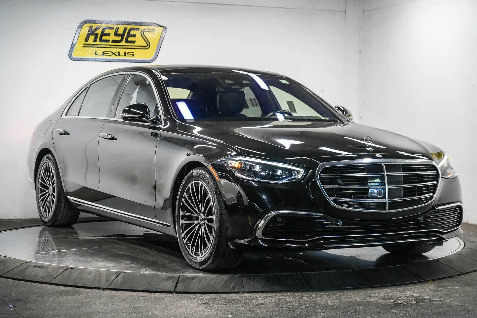 Used 2022 Mercedes-Benz S 580 4MATIC Sedan w/ Rear Seat Package image 7