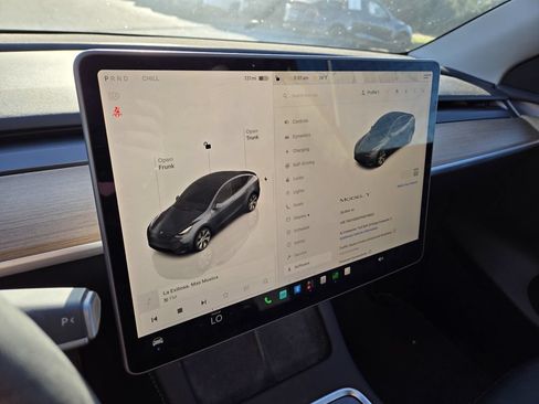 Used 2023 Tesla Model Y Long Range AWD/4WD image 15