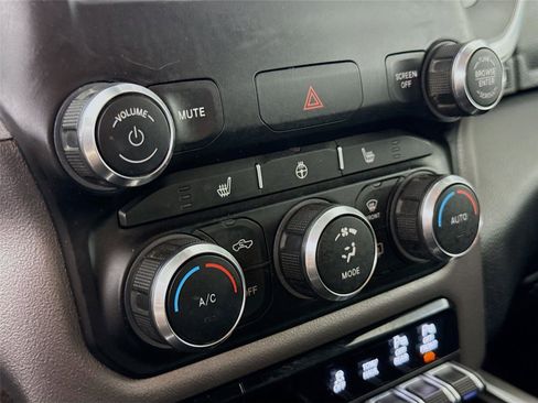 Used 2020 RAM 1500 Big Horn AWD/4WD image 16