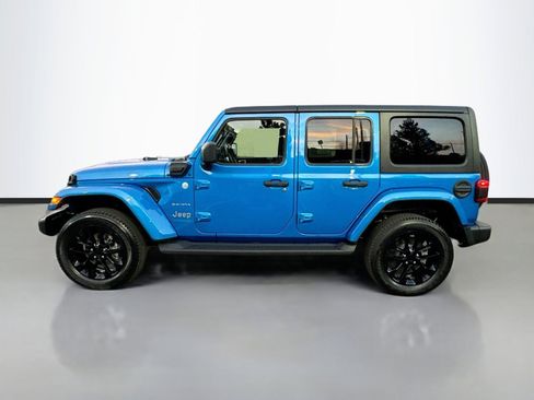 Used 2022 Jeep Wrangler Unlimited Sahara w/ Cold Weather Group image 4