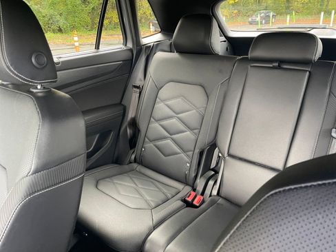 Used 2025 Volkswagen Atlas Cross Sport SE image 35