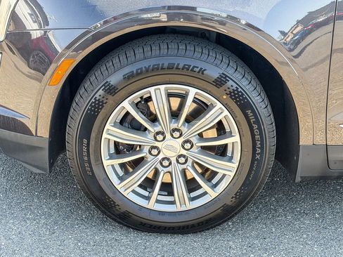 Used 2017 Cadillac XT5 Luxury w/ Driver Awareness Package image 14