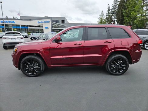 Used 2020 Jeep Grand Cherokee Altitude AWD/4WD image 8