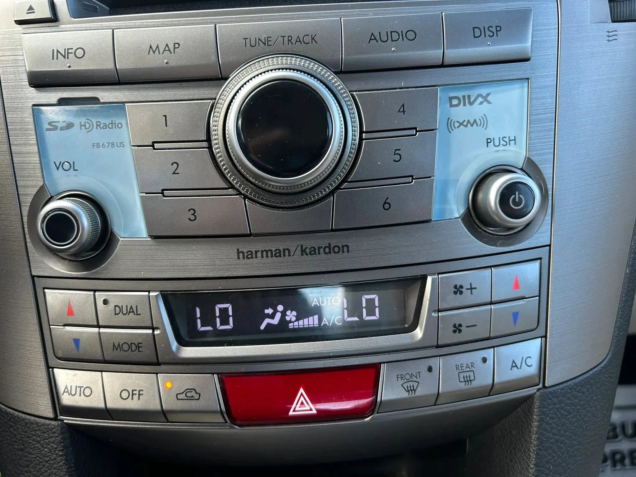 Used 2013 Subaru Legacy 2.5i Limited AWD/4WD image 18