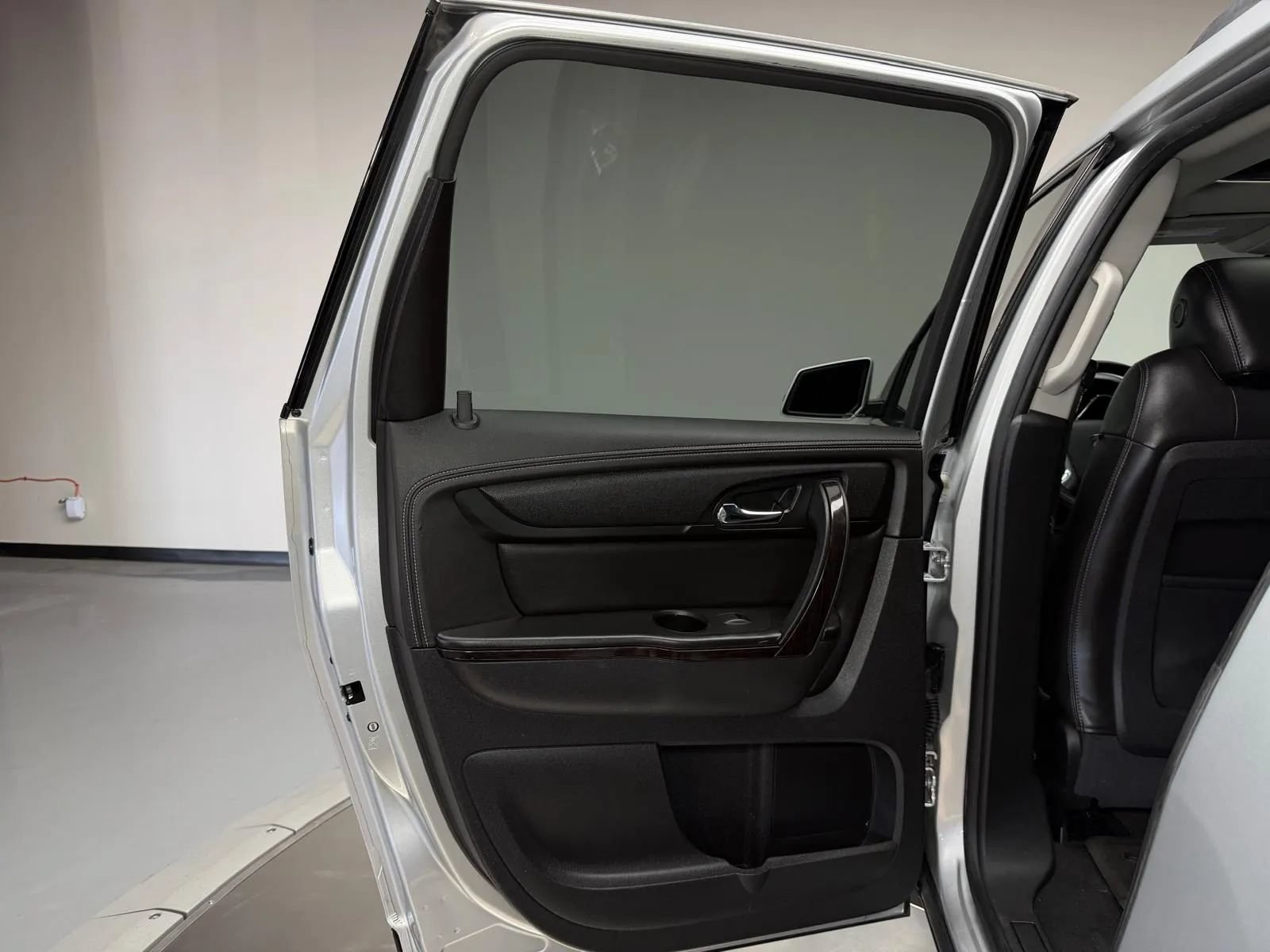 Used 2017 Chevrolet Traverse Premier FWD image 18