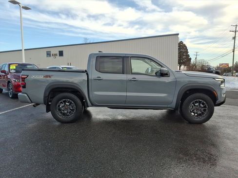 Used 2023 Nissan Frontier PRO-4X w/ Pro-4X Premium Package image 3