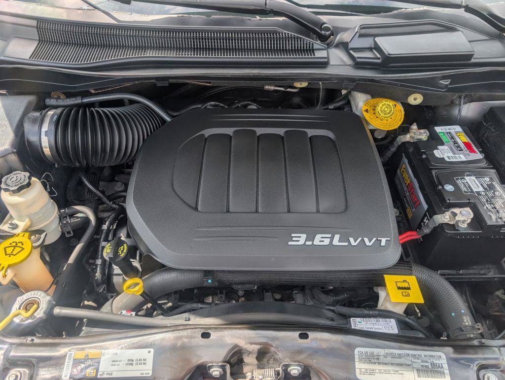 Used 2017 Dodge Grand Caravan SXT FWD image 18