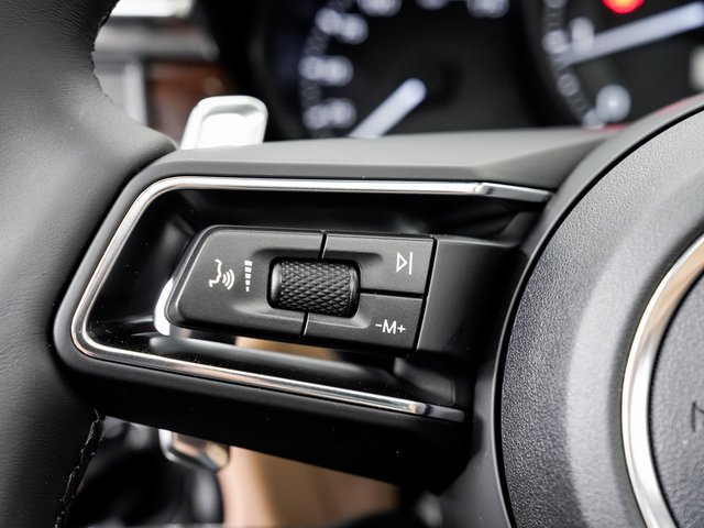 Certified 2026 Porsche Macan AWD/4WD image 14
