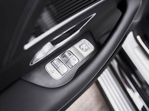 Used 2026 Mercedes-Benz Maybach GLS 600 4MATIC image 30