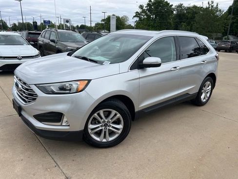 Used 2019 Ford Edge SEL w/ Cold Weather Package AWD/4WD image 3