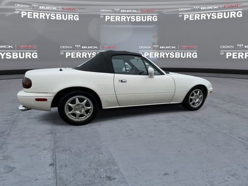 Used 1996 MAZDA MX-5 Miata RWD image 8
