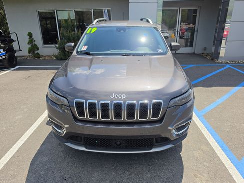 Used 2019 Jeep Cherokee Limited w/ Luxury Group AWD/4WD image 9