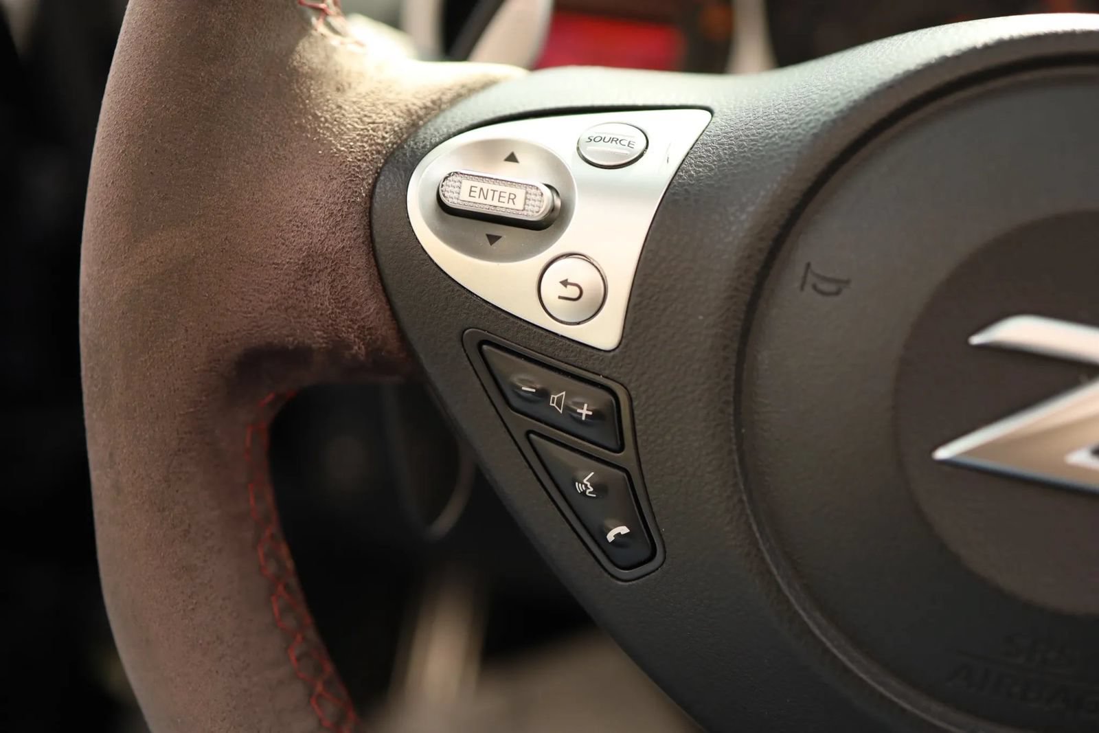 Used 2019 Nissan 370Z Touring RWD image 16