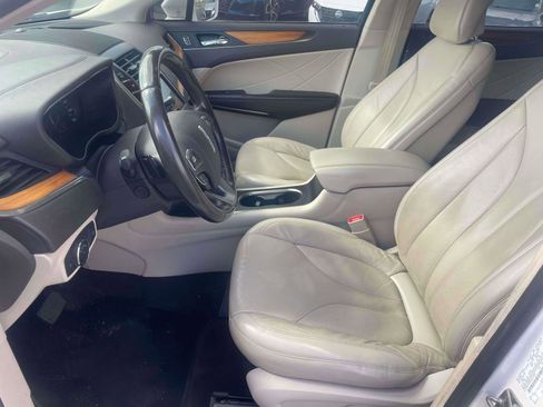 Used 2019 Lincoln MKC Select w/ Select Plus Package image 5