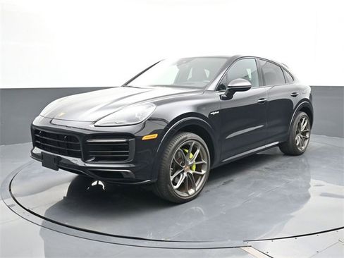 Used 2022 Porsche Cayenne E-Hybrid Coupe image 1