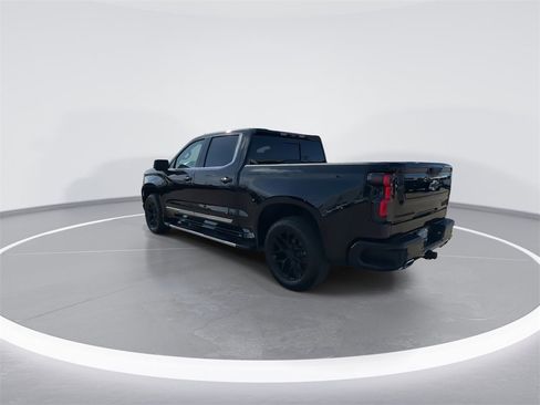 Used 2022 Chevrolet Silverado 1500 High Country w/ Technology Package image 10