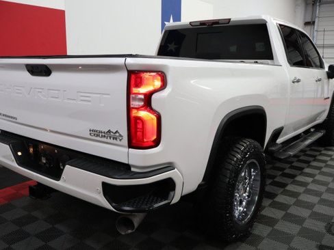 Used 2020 Chevrolet Silverado 2500 High Country w/ Technology Package AWD/4WD image 32