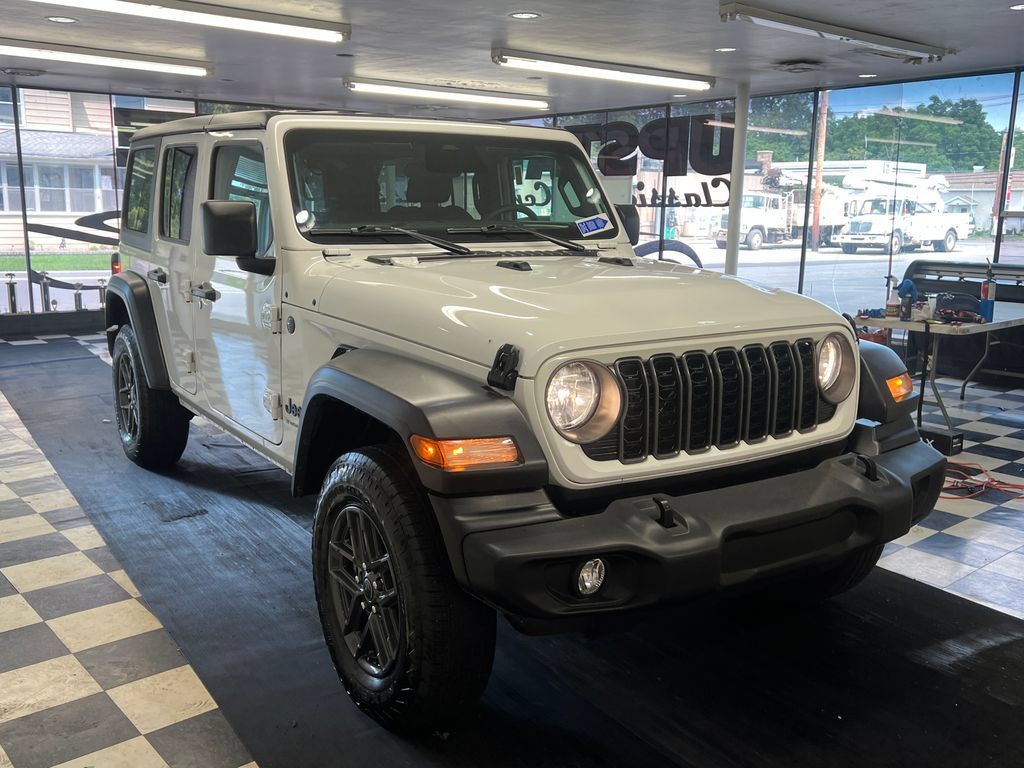 Used 2025 Jeep Wrangler Unlimited Sport AWD/4WD image 14
