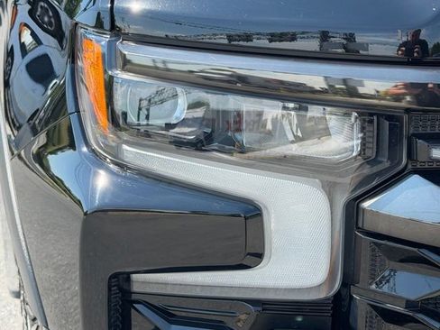 Certified 2023 Chevrolet Silverado 1500 ZR2 w/ Technology Package AWD/4WD image 18