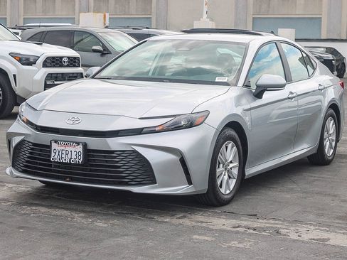 Used 2026 Toyota Camry LE FWD image 3