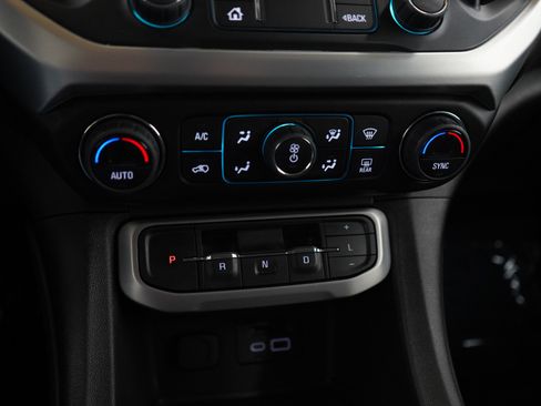 Used 2023 GMC Acadia SLT AWD/4WD image 25