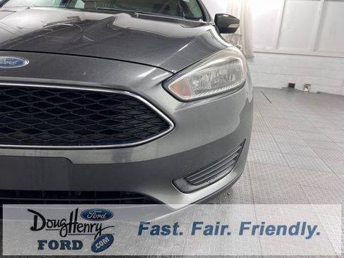 Used 2017 Ford Focus SE image 11