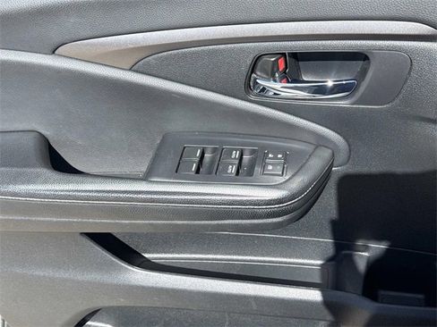 Used 2019 Honda Ridgeline RTL-T image 11