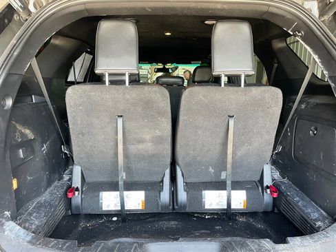 Used 2016 Ford Explorer XLT w/ Equipment Group 202A AWD/4WD image 25