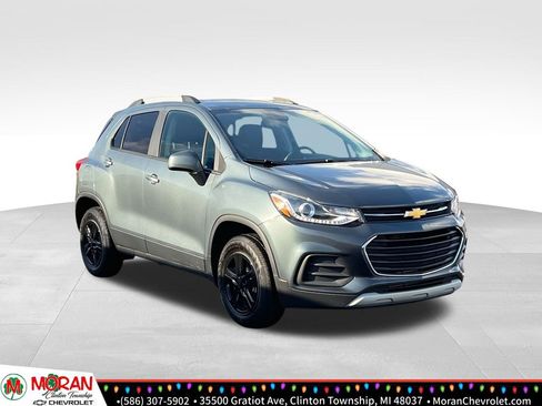 Certified 2022 Chevrolet Trax LT w/ Driver Confidence Package image 8