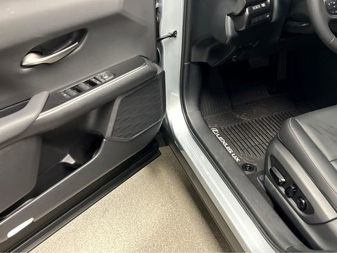 New 2026 Lexus UX 300h AWD image 8