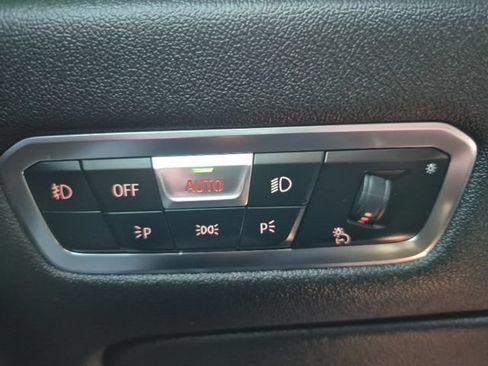 Used 2019 BMW X7 xDrive50i w/ M Sport Package AWD/4WD image 41