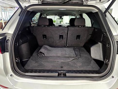 Used 2021 Chevrolet Equinox LT w/ Driver Convenience Package image 40