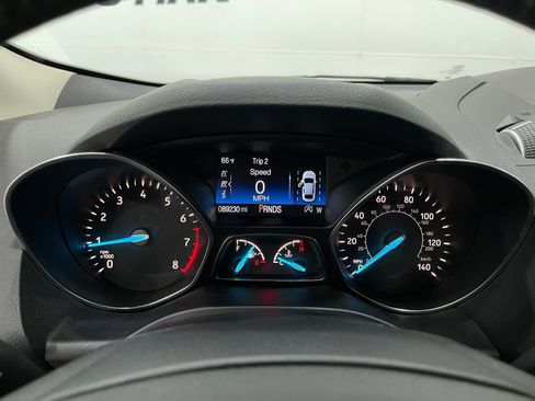 Used 2018 Ford Escape Titanium w/ Ford Safe & Smart Package image 23