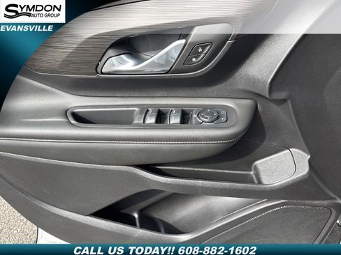 Used 2024 GMC Terrain SLE image 20