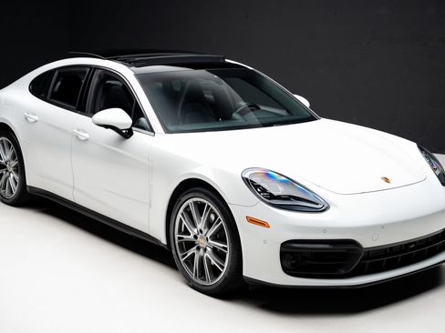 Used 2023 Porsche Panamera 4 AWD/4WD image 39
