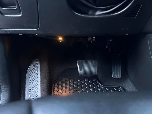 Used 2019 Jeep Cherokee Latitude Plus w/ Cold Weather Group image 21