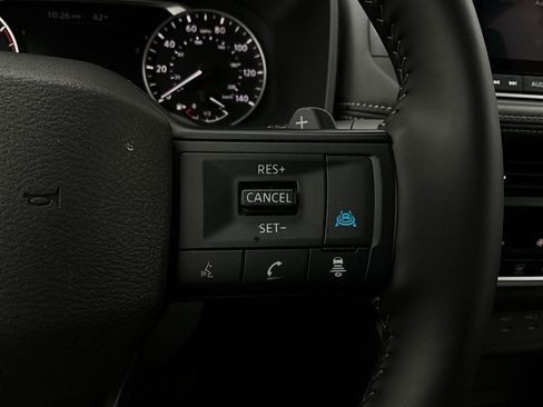 Used 2025 Nissan Rogue SV image 34