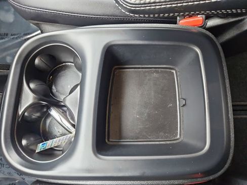 Used 2025 Chrysler Pacifica Select image 30