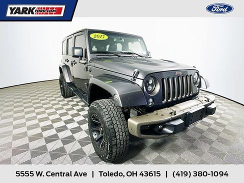 Used 2017 Jeep Wrangler Unlimited Sahara image 1