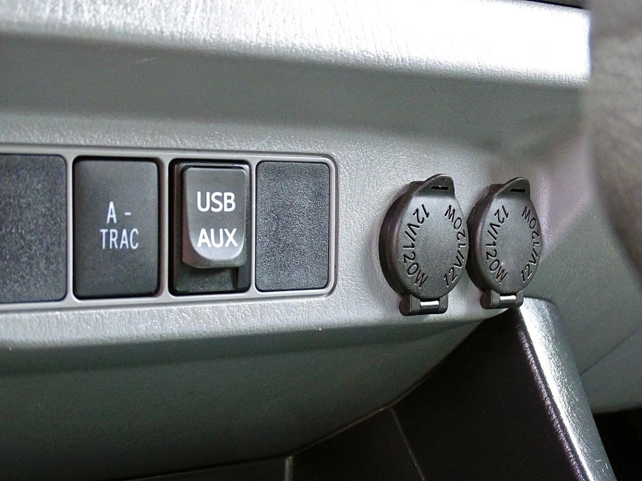 Used 2015 Toyota Tacoma 4x4 Double Cab w/ TRD Off-Road Package image 30