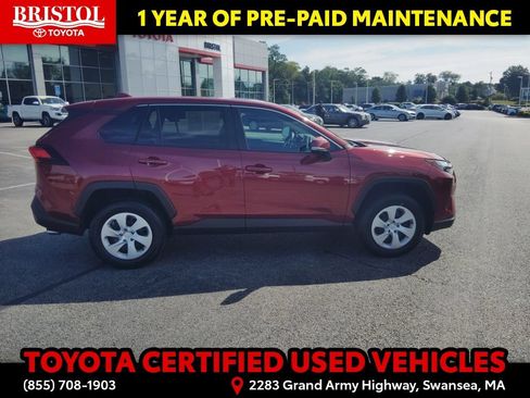 Used 2024 Toyota RAV4 LE AWD/4WD image 8