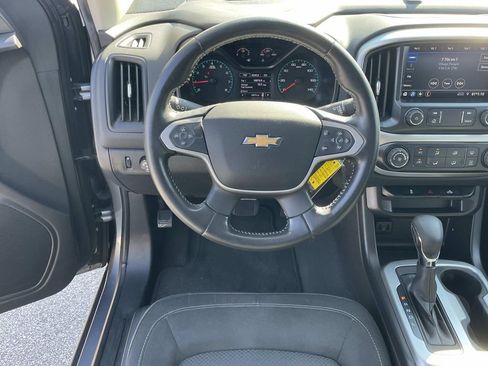 Used 2022 Chevrolet Colorado LT w/ LT Convenience Package image 13