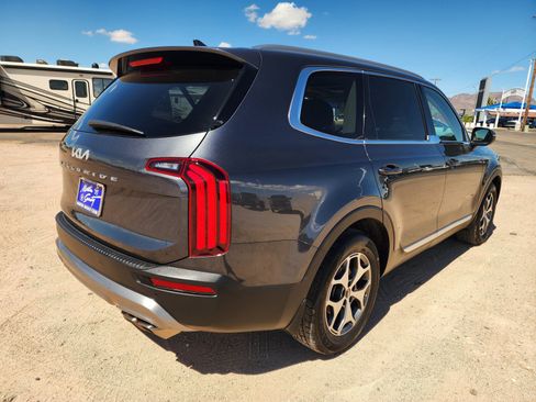Used 2022 Kia Telluride EX FWD image 5