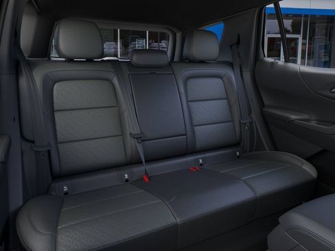 New 2027 Chevrolet Equinox LT w/ Convenience Package II FWD image 17