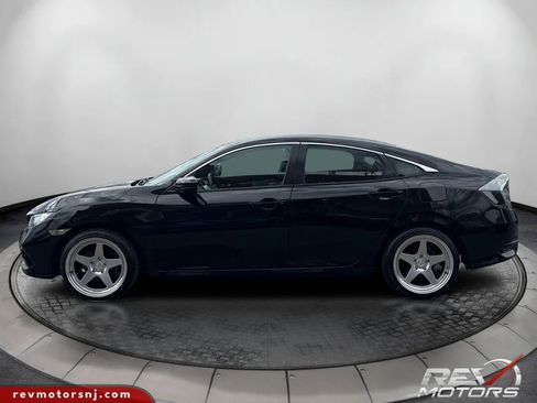 Used 2019 Honda Civic Sport image 2