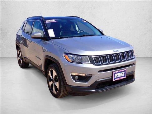 Used 2018 Jeep Compass Latitude w/ Popular Equipment Group AWD/4WD image 6