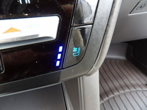 Certified 2020 Ford Explorer Platinum w/ Premium Technology Package image 21