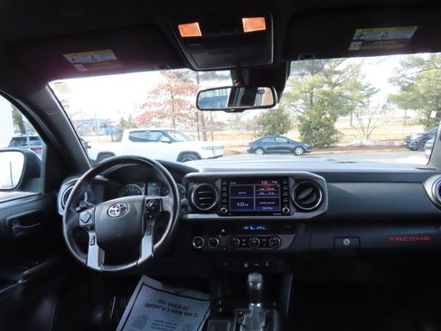 Used 2021 Toyota Tacoma TRD Sport image 16