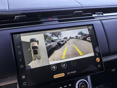 Used 2023 Land Rover Range Rover SV image 18