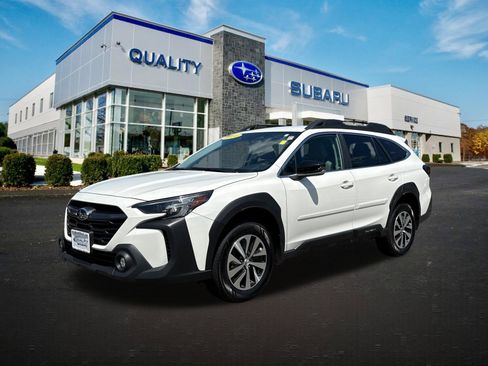 Used 2024 Subaru Outback Premium AWD/4WD image 1